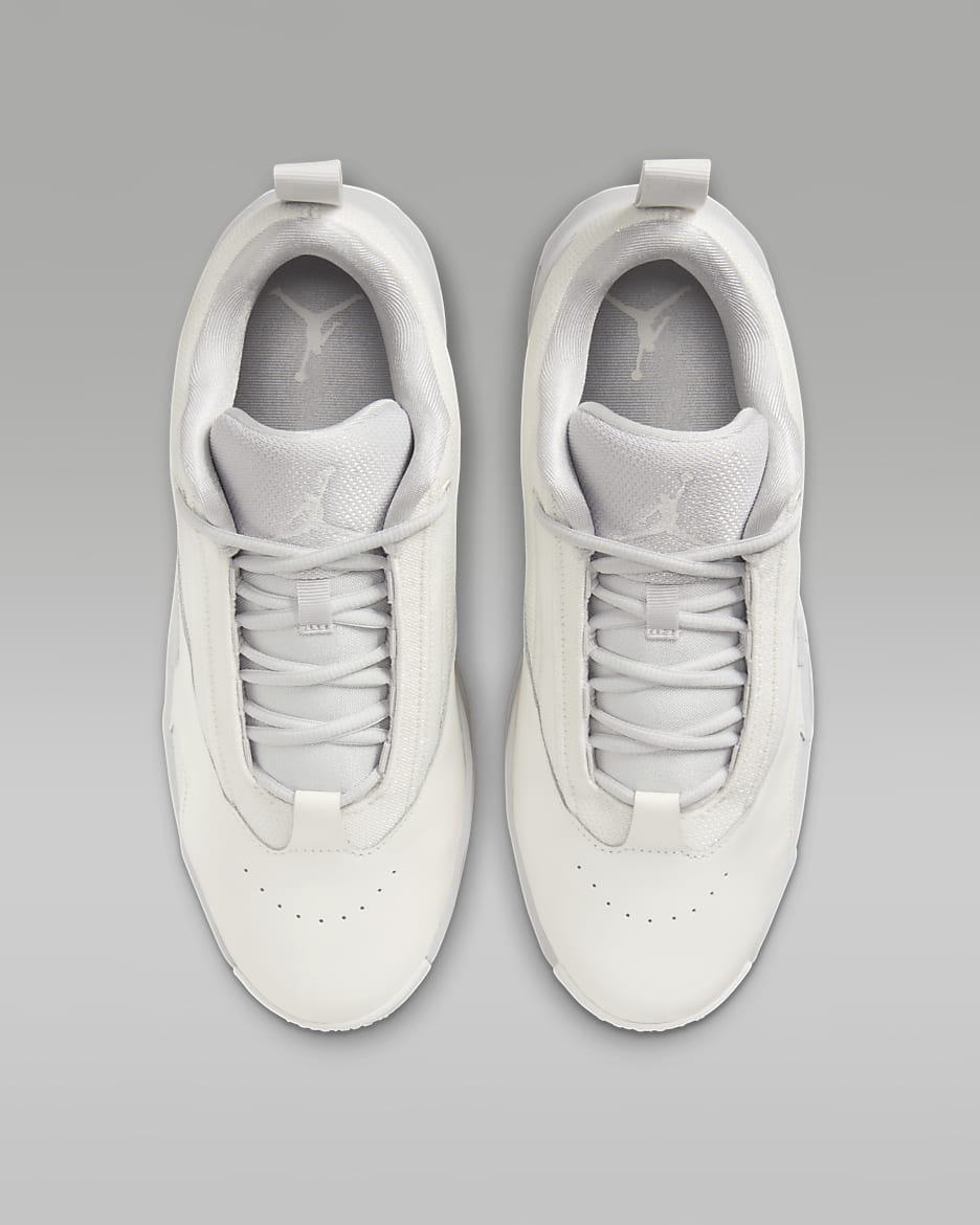Womens jordan max aura discount